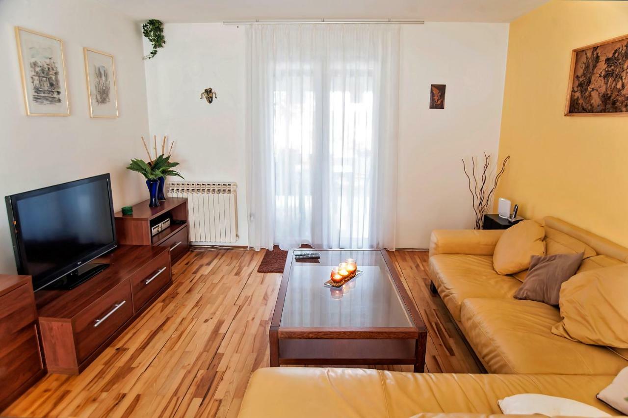 Hana House Пула Екстер'єр фото